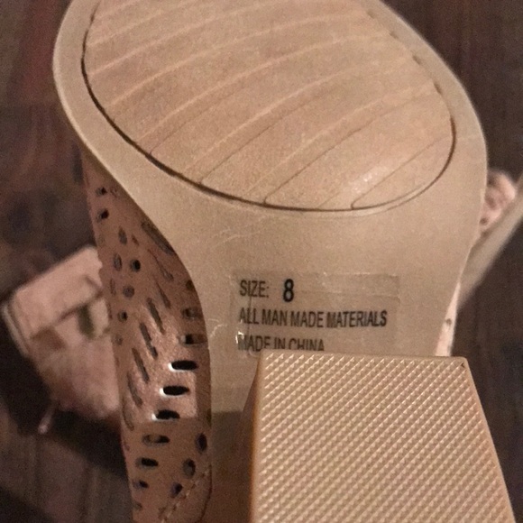 SHOES 👠 - Picture 3 of 3